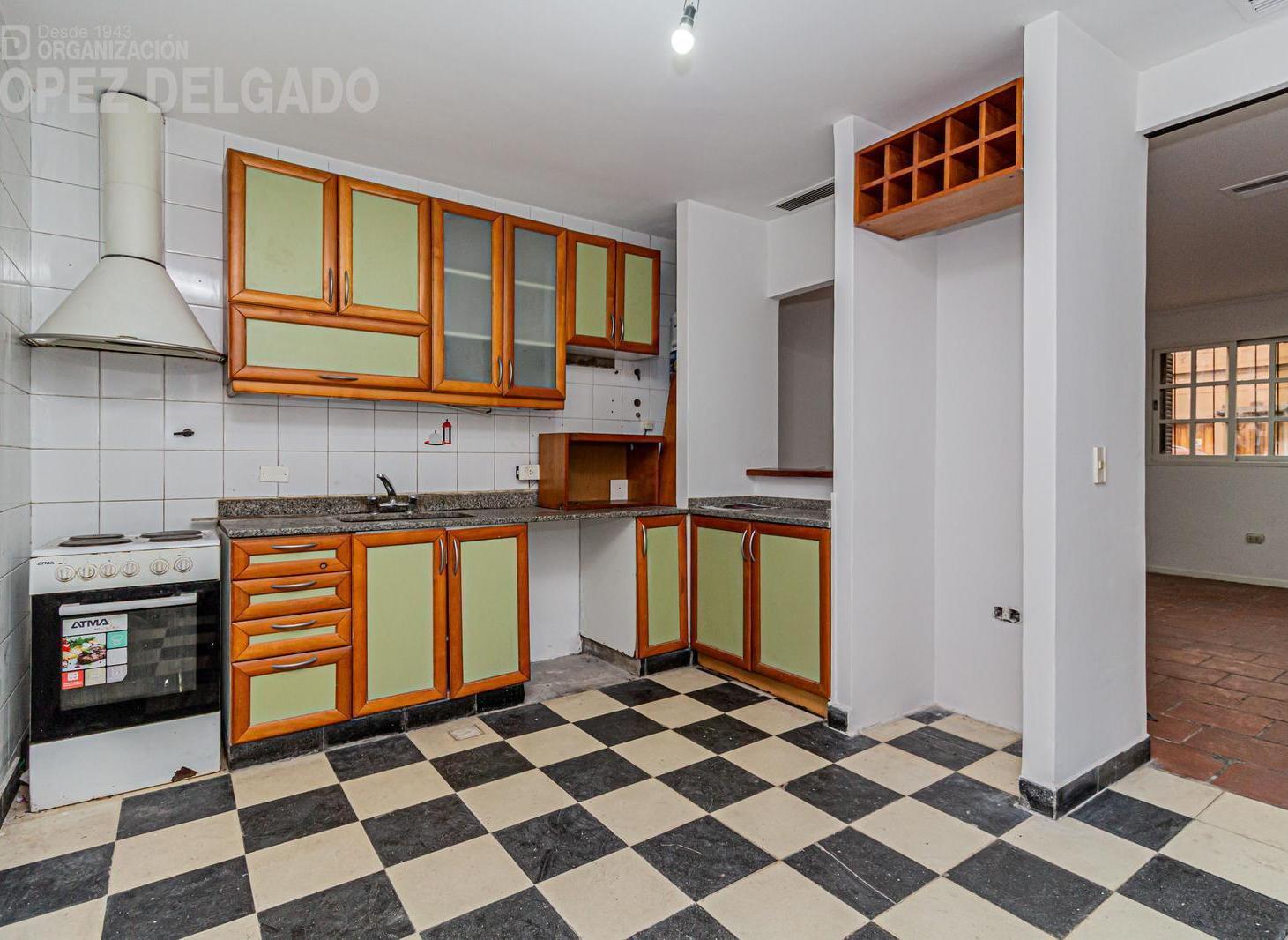 Casa de 4 amb con patio, terraza y cochera en Villa Santa Rita