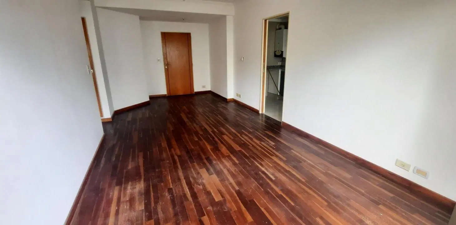 Moderno semipiso contrafrente con balcon 2