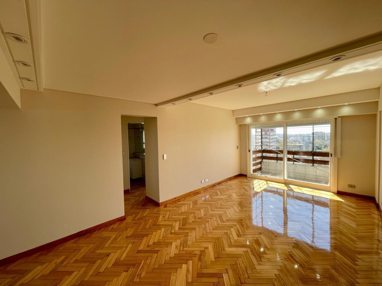 Foto de Departamento de 4 amb con cochera en Villa Devoto, imagen 1