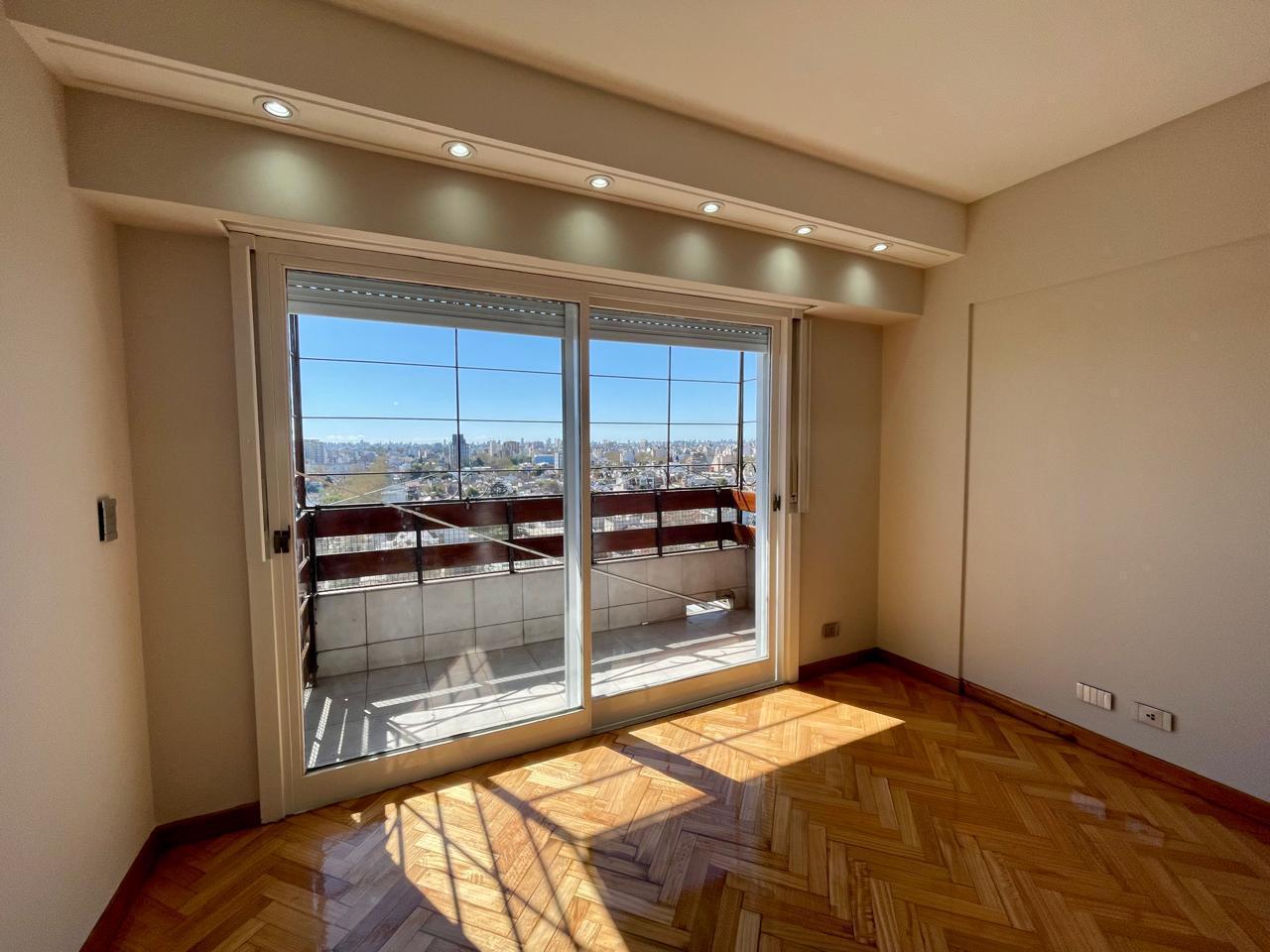 Foto de Departamento de 4 amb con cochera en Villa Devoto, imagen 2