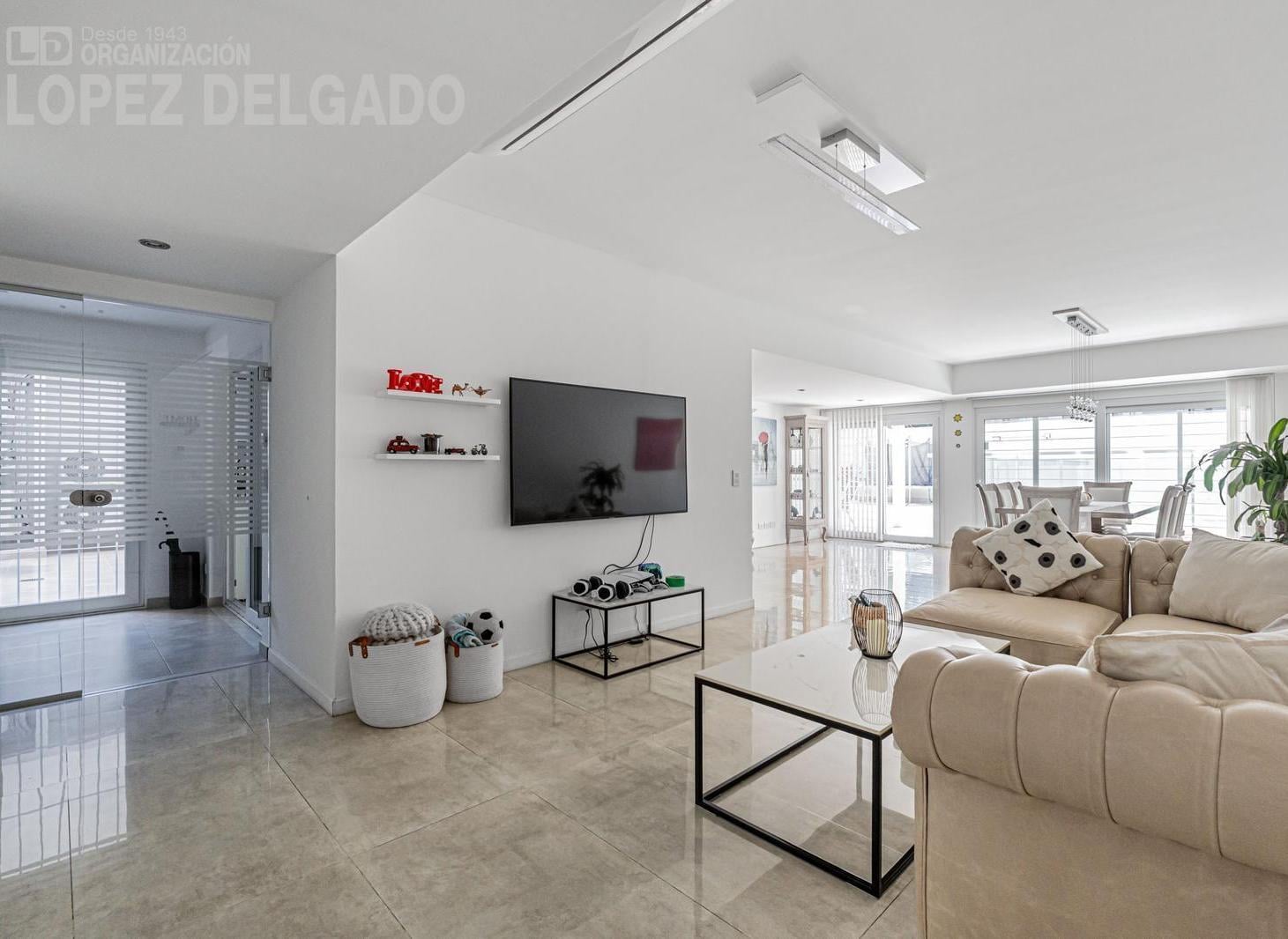 Foto de Espectacular 4 Amb en edificio de categoría con gran patio de 90m2, imagen 1