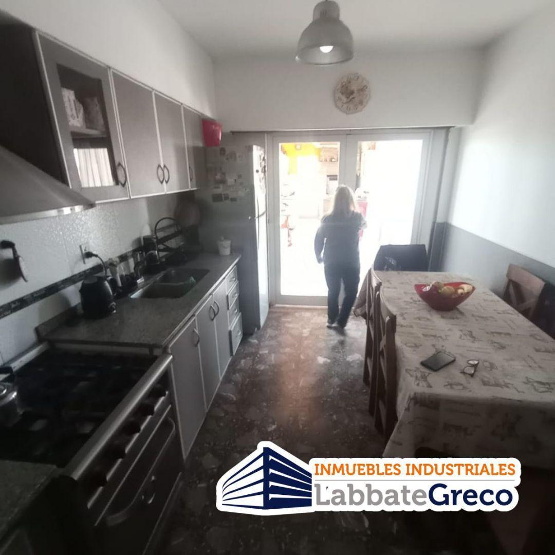 Galpón . | Guiraldes al 2600