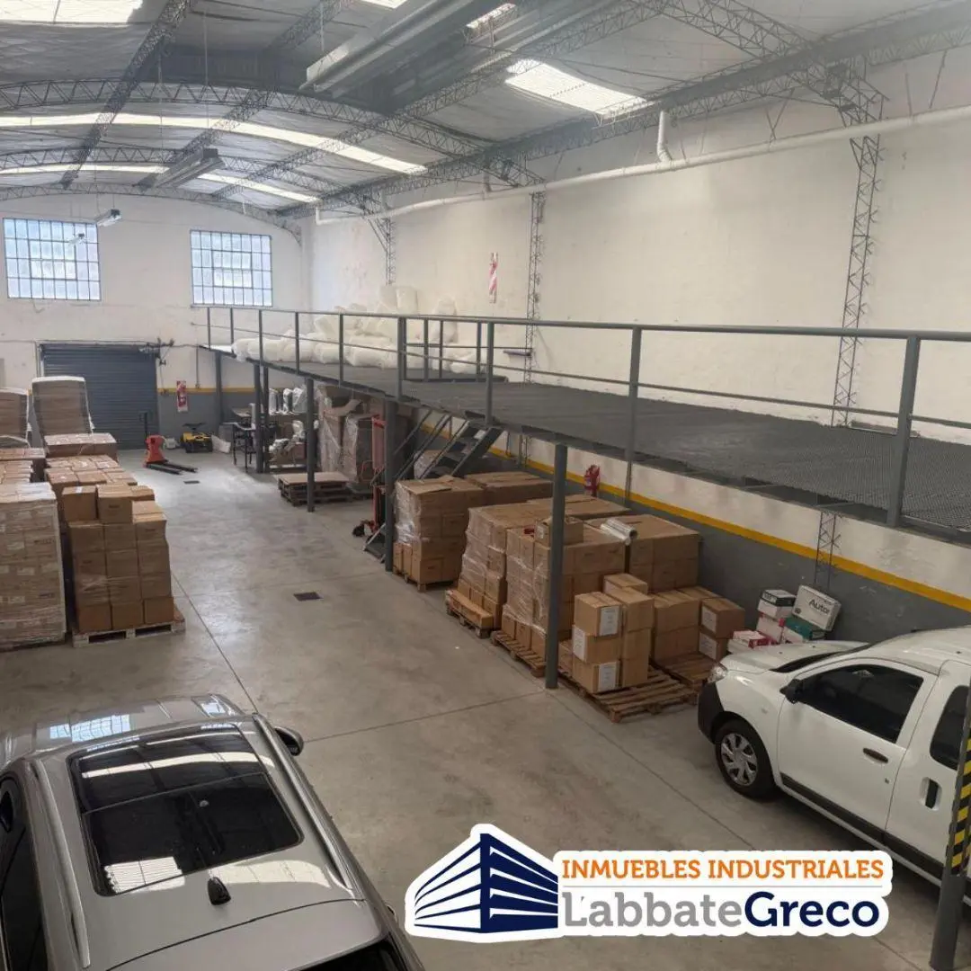 DEPÓSITO DE 490m2 EN ALQUILER - VILLA LYNCH 2