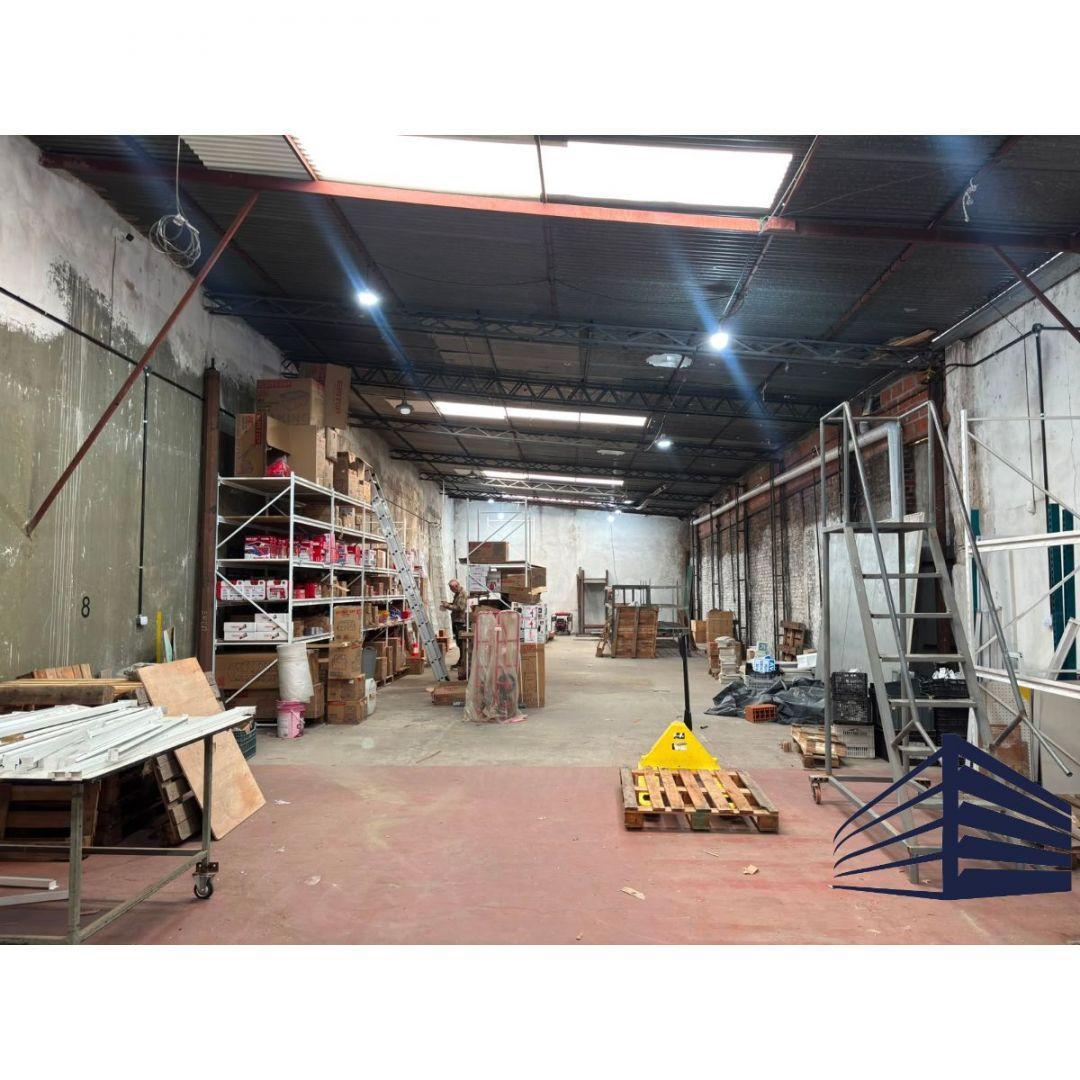Foto de DEPÓSITO EN ALQUILER EN VILLA LYNCH - 375m2, imagen 3
