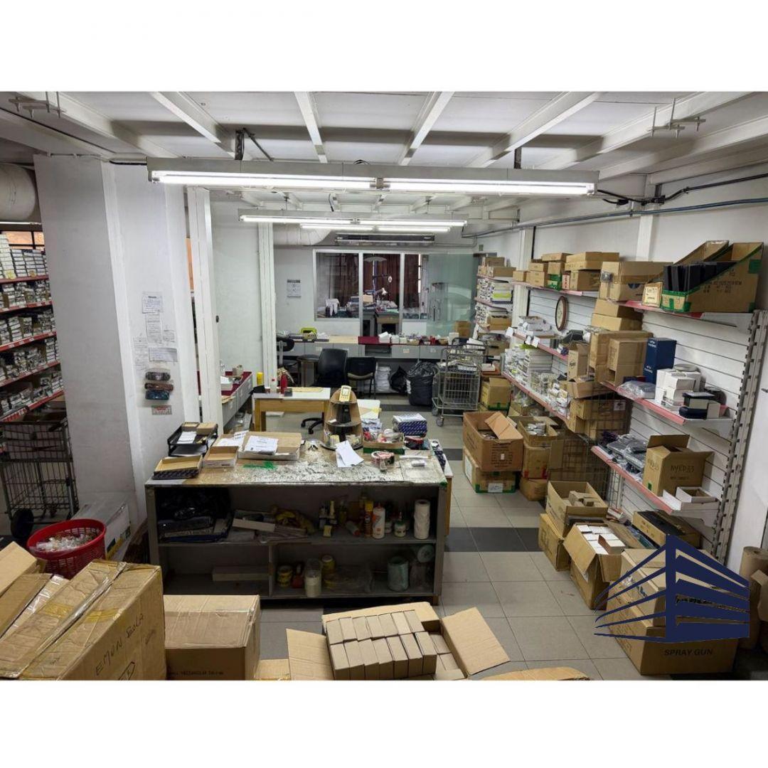 Foto de INMUEBLE INDUSTRIAL EN VENTA - VILLA LYNCH, imagen 2
