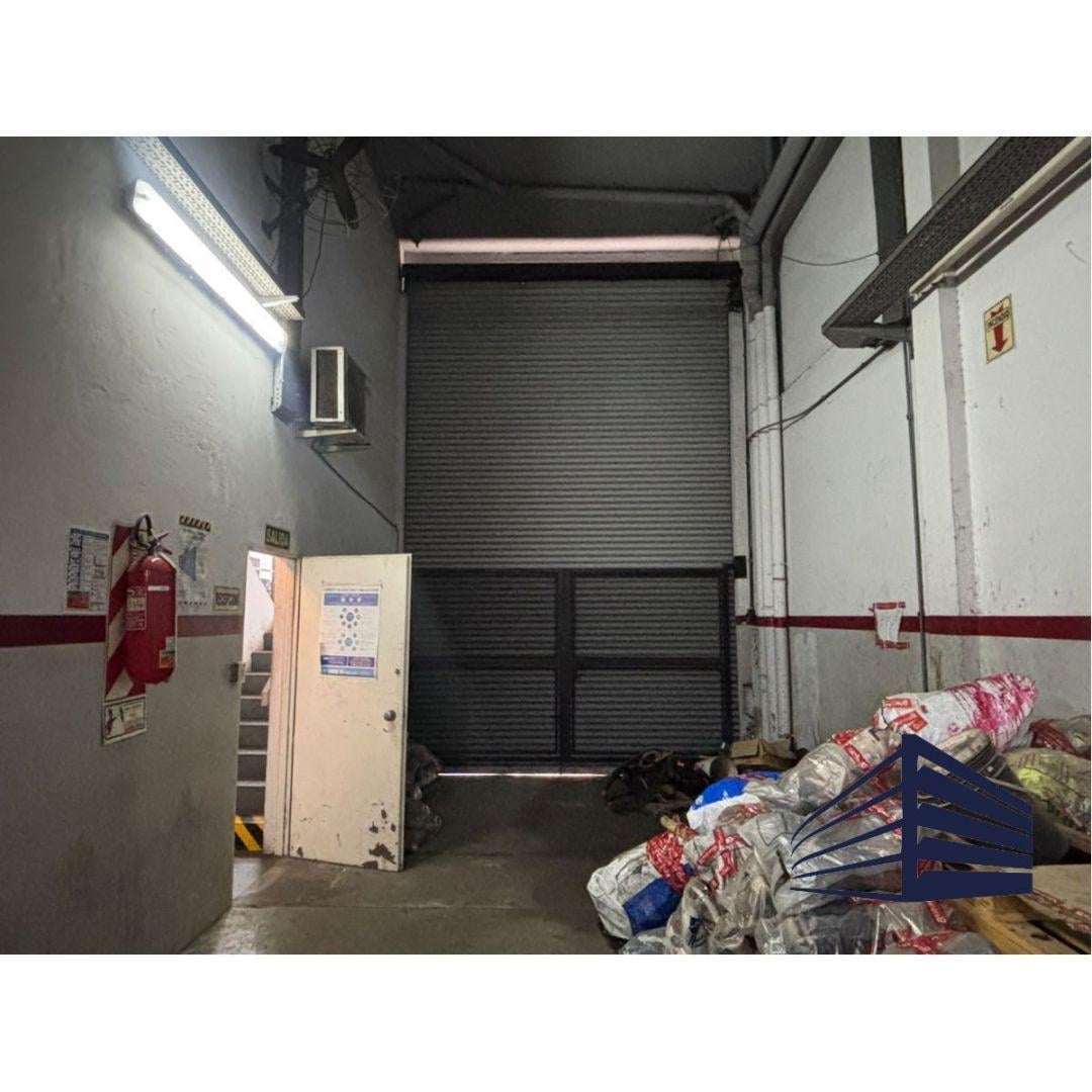 Foto de ALQUILER DE DEPÓSITO EN VILLA LYNCH - 1.000m2, imagen 1