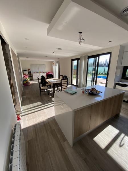 Casa Importante en Barrio Abierto de 3 Dorm. - Eco Pueblo Alvear 1