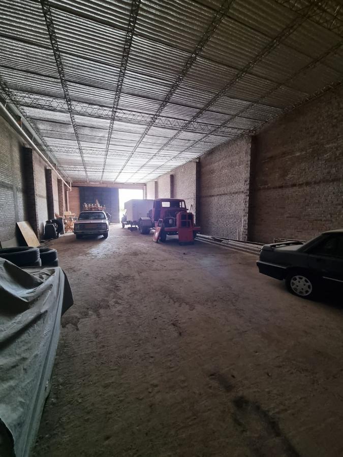 Foto de VENTA- Galpon/deposito en venta - Zona Suroeste, imagen 2