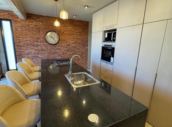 Departamento de tres dormitorios con terraza exclusiva 4