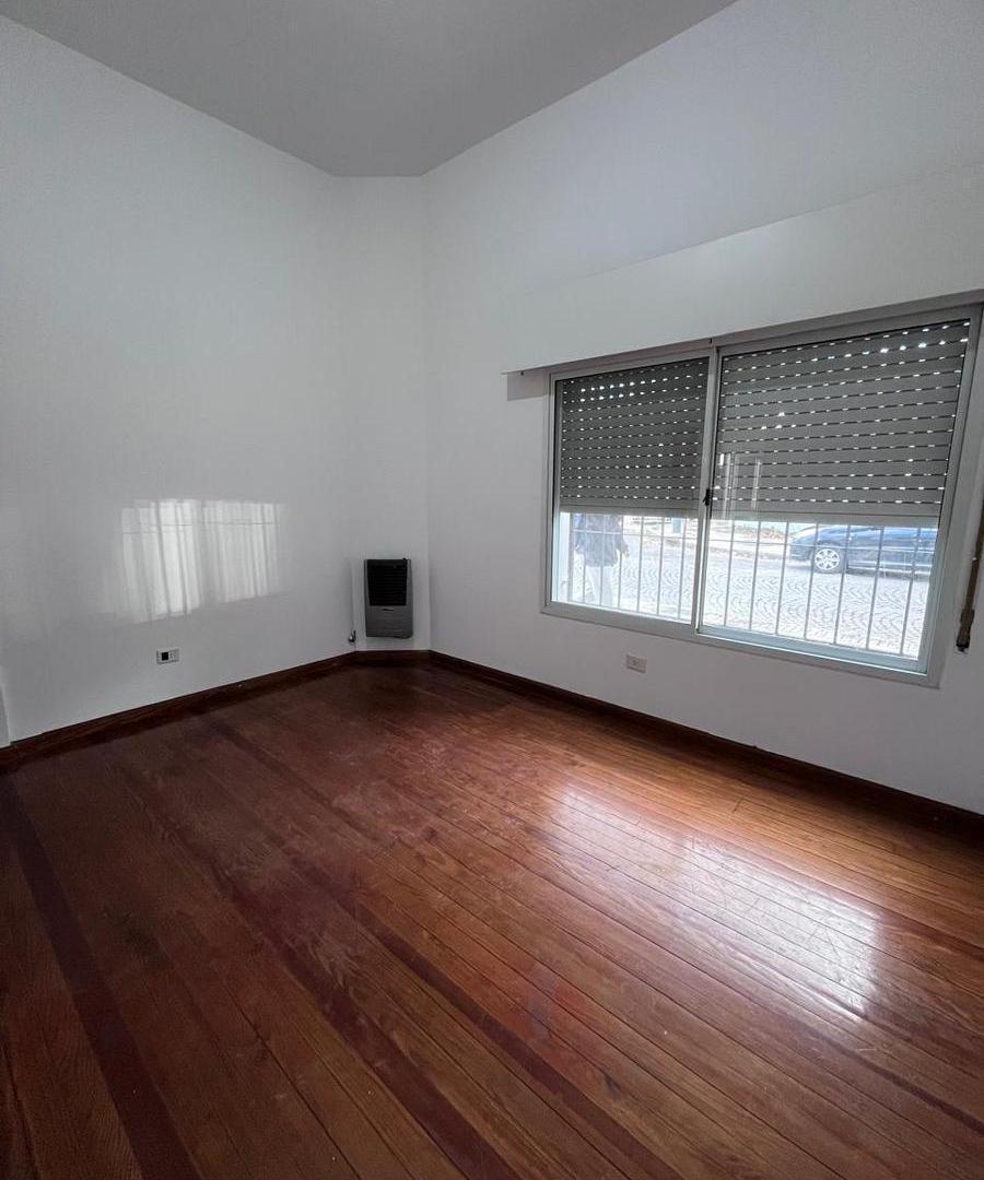 Foto de Alquiler casa de tres dormitorios con cochera en zona norte de rosario, imagen 2