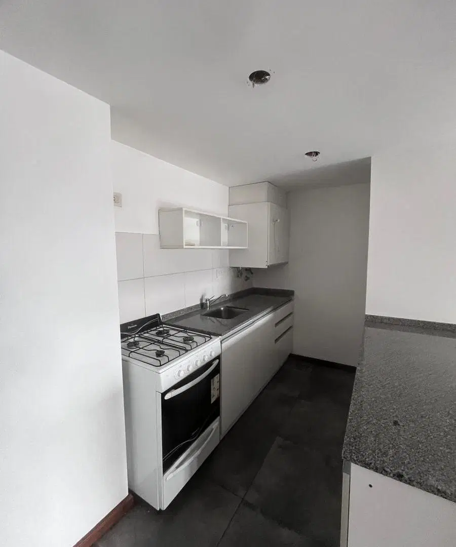 Departamento de un dormitorio con balcon al frente- Rosario 5