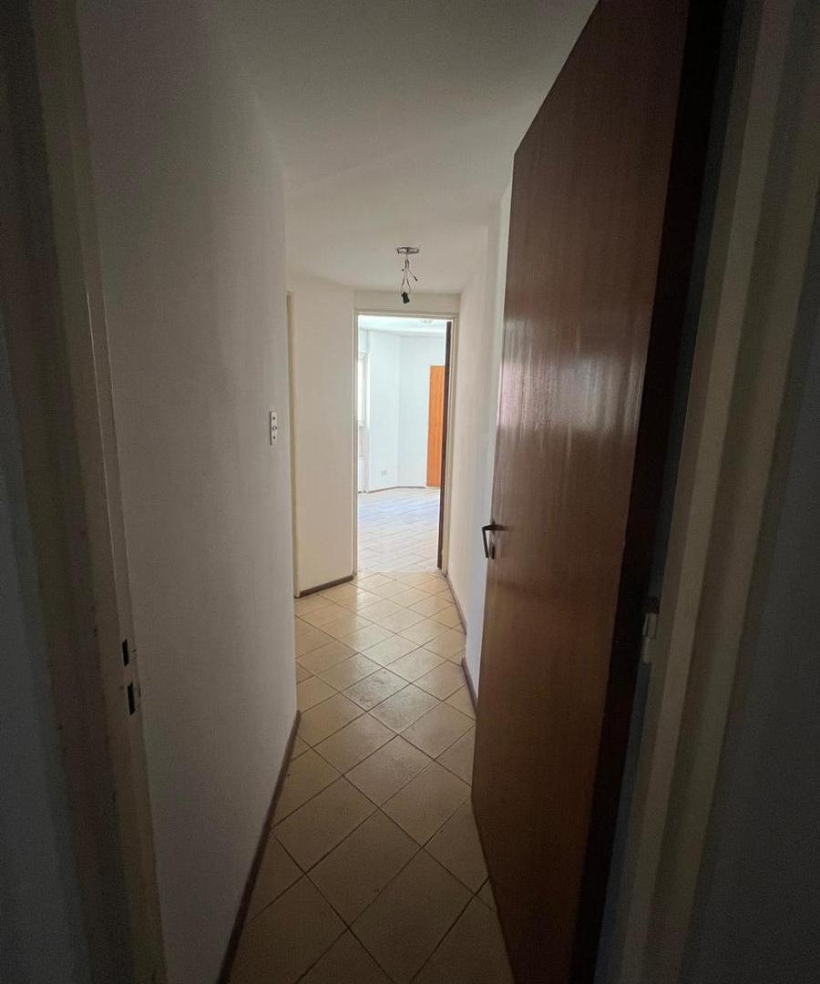 Foto de Departamento de dos dormitorios con cochera en alquiler y venta - Av, imagen 3