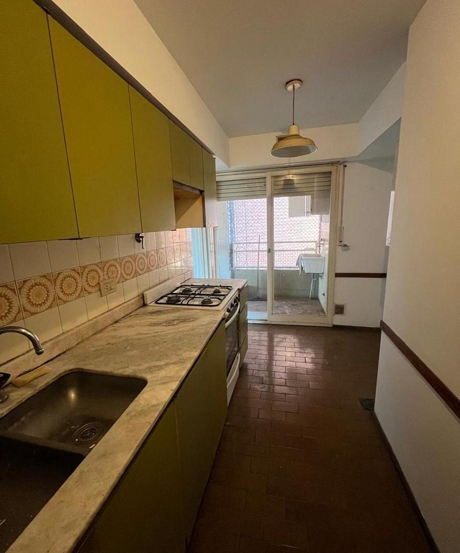 Foto de Departamento de dos dormitorios con cochera en alquiler y venta - Av, imagen 1