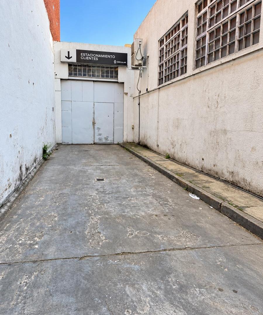 Foto de Local con deposito en alquiler - Ov. Lagos 633, imagen 3