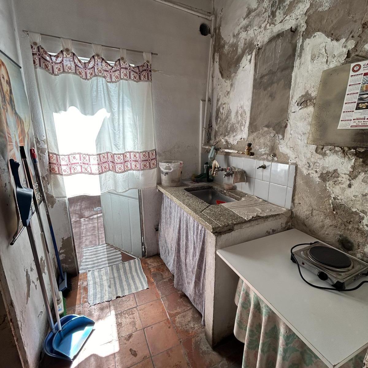 Casa en Lote Propio a Reciclar - Chacarita 3