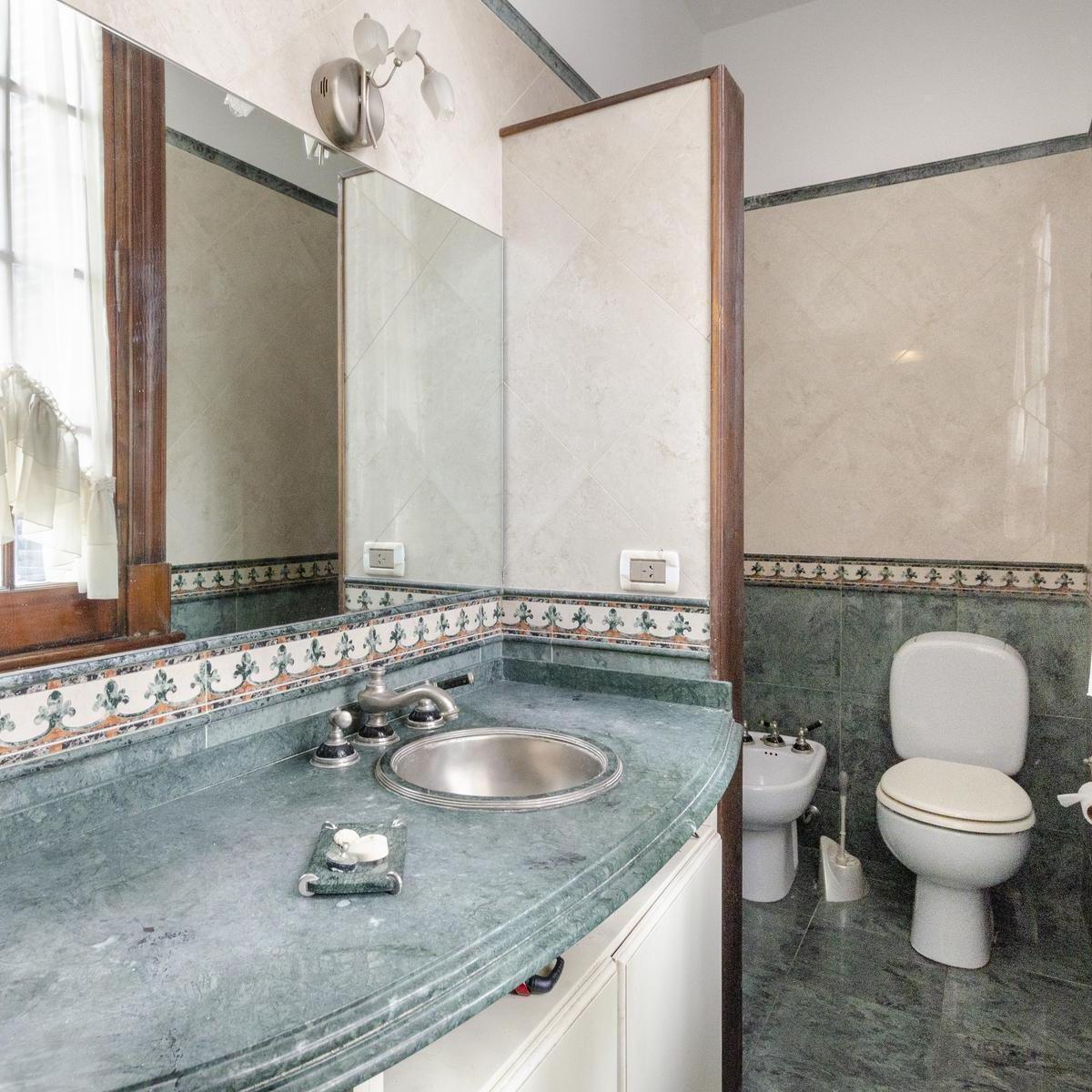 Impecable Casa en Venta con Cochera Parrilla Jardin y Pileta - Caballito 5