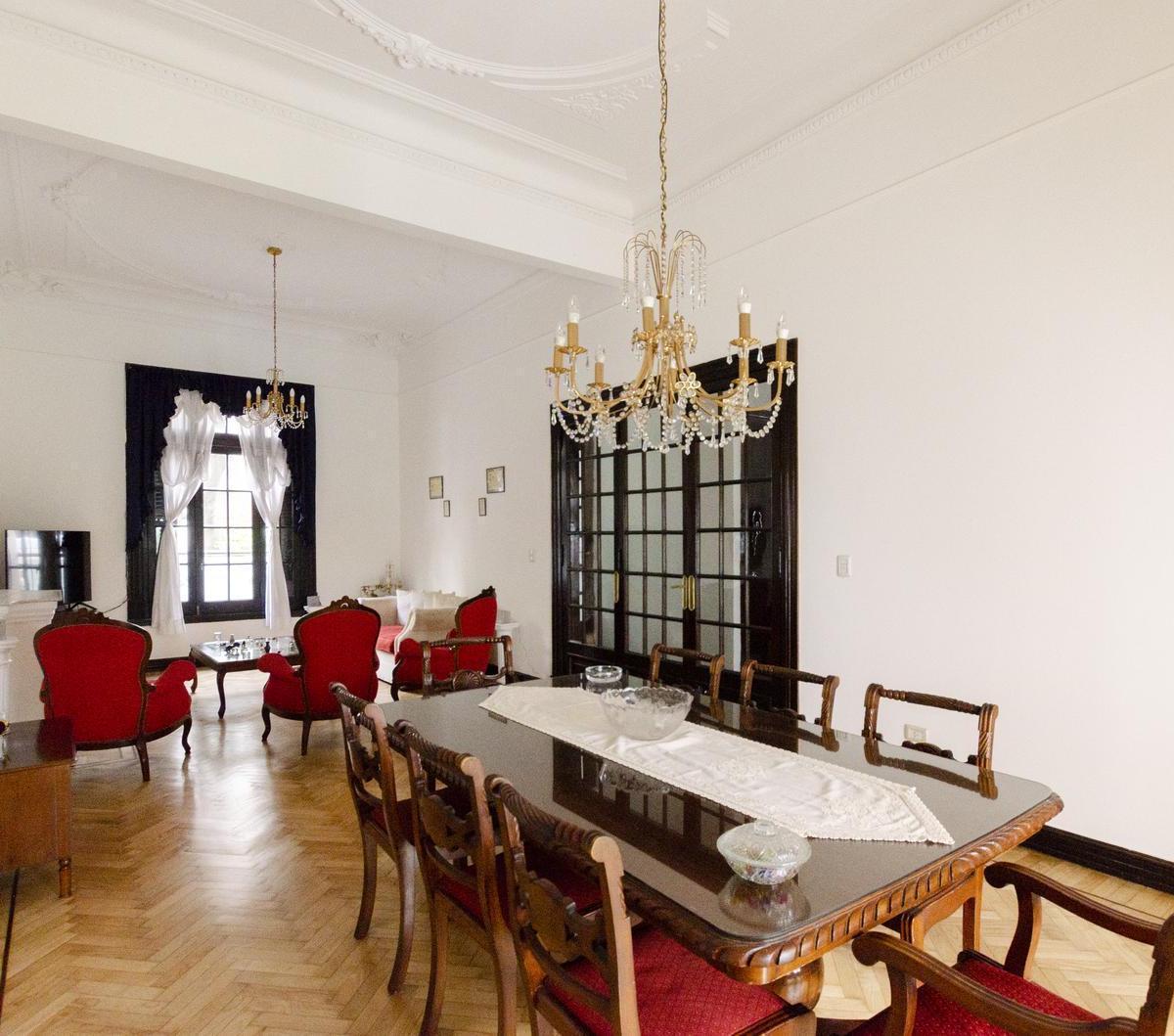 Impecable Casa en Venta con Cochera Parrilla Jardin y Pileta - Caballito 4