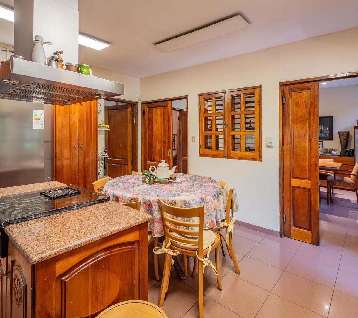 Casa en Venta 5 Amb con Cochera y Jardin - Caballito 2