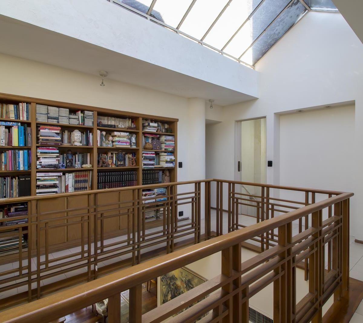 Casa en Venta de 5 Dorm. en Villa Urquiza 2