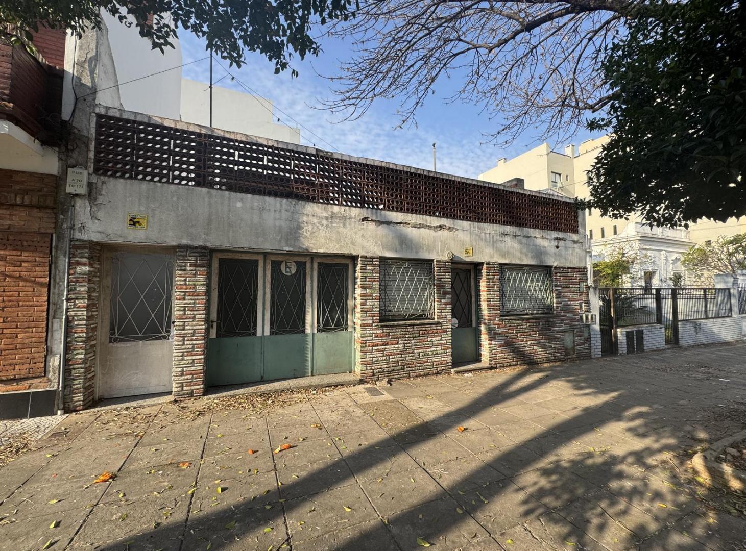 Casa en venta a reciclar o lote -  Villa Urquiza