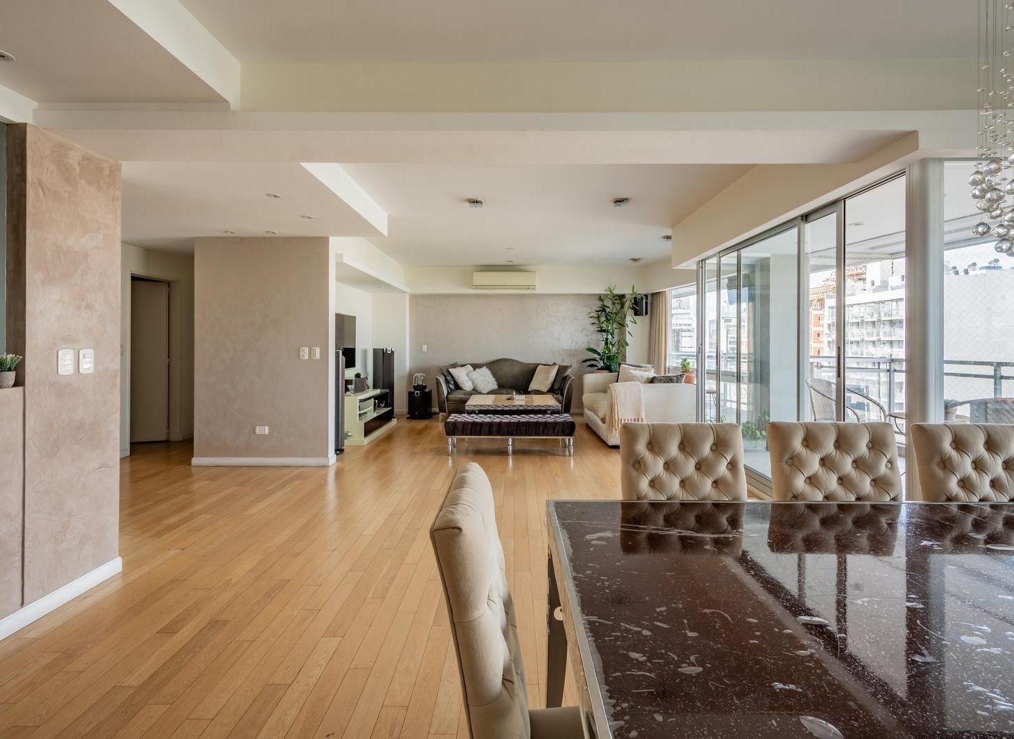 Departamento 5 ambientes con dependencia en Colegiales full amenities.