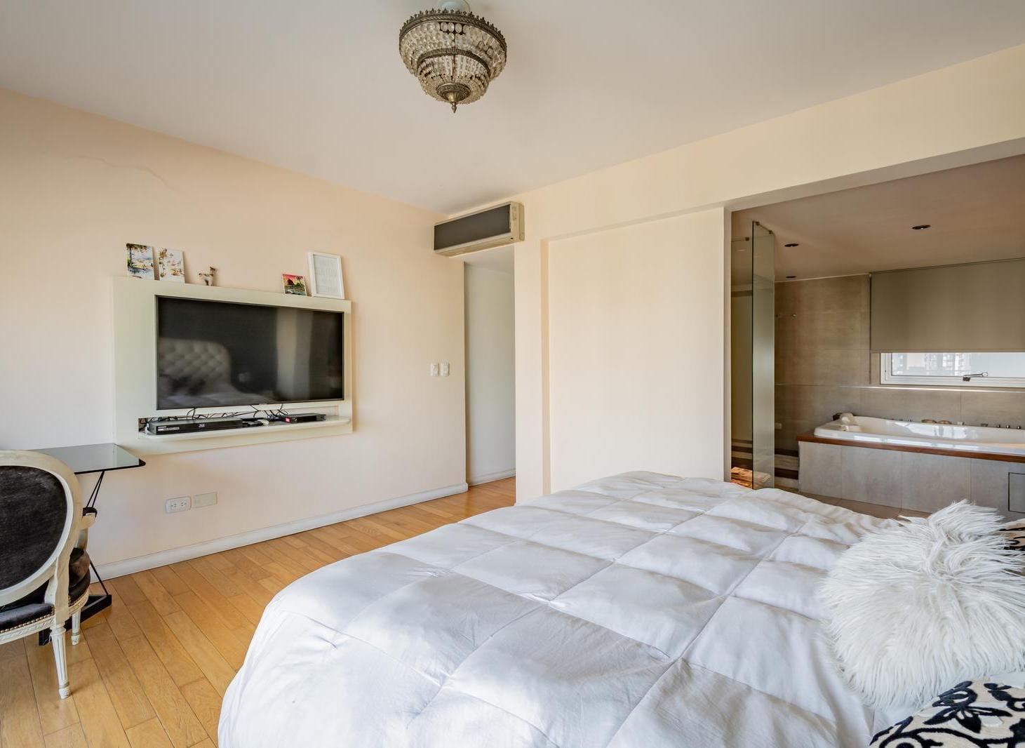 Departamento 5 ambientes con dependencia en Colegiales full amenities.