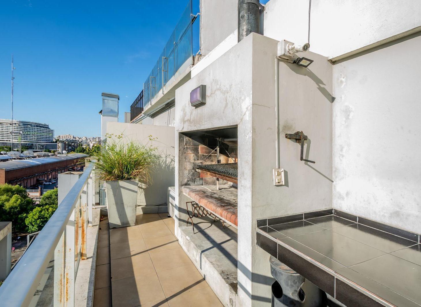 Departamento 5 ambientes con dependencia en Colegiales full amenities.