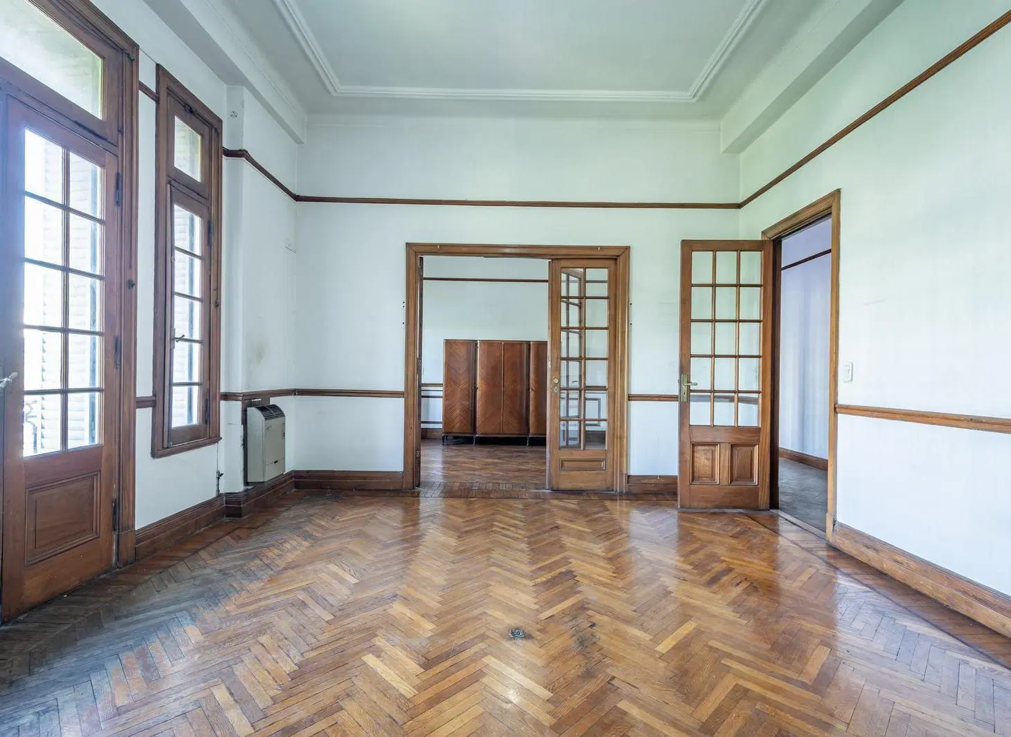 Piso Completo de 211 m² en Edificio Histórico - Categoría y Estilo en Monserrat 3