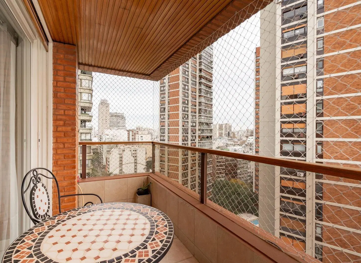 Departamento en venta en Palermo Chico 4 amb., cochera fija. Edificio Torre piso Alto. 2