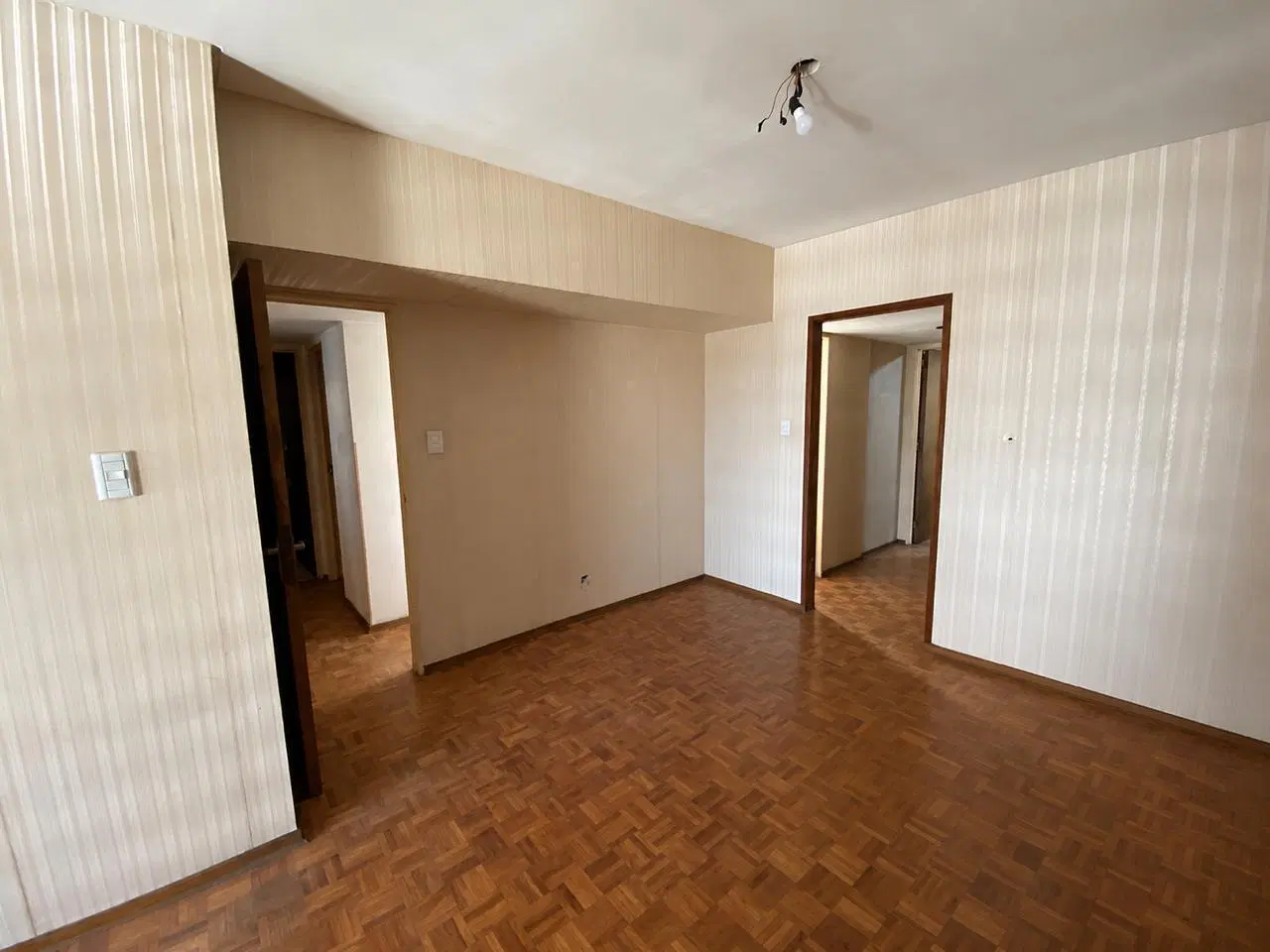 Departamento 4 ambientes con balcon y patio con parrila, piso alto en Caballito 2