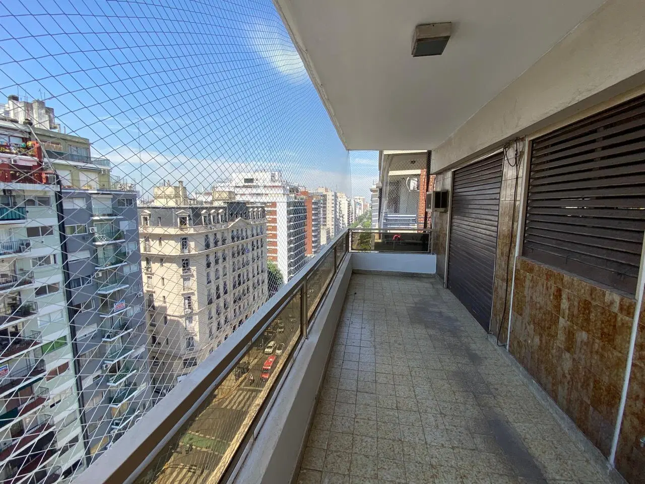 Departamento 4 ambientes con balcon y patio con parrila, piso alto en Caballito 4
