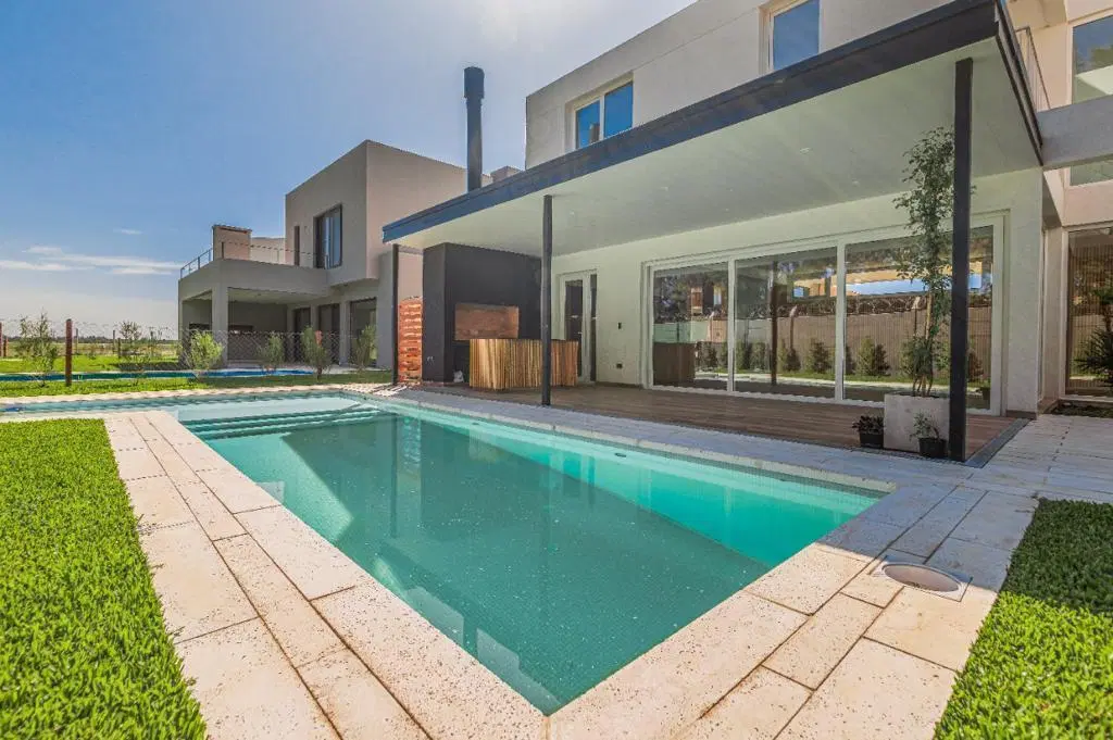 Casa en venta 4 dormitorios en Carpinchos, Nordelta 3