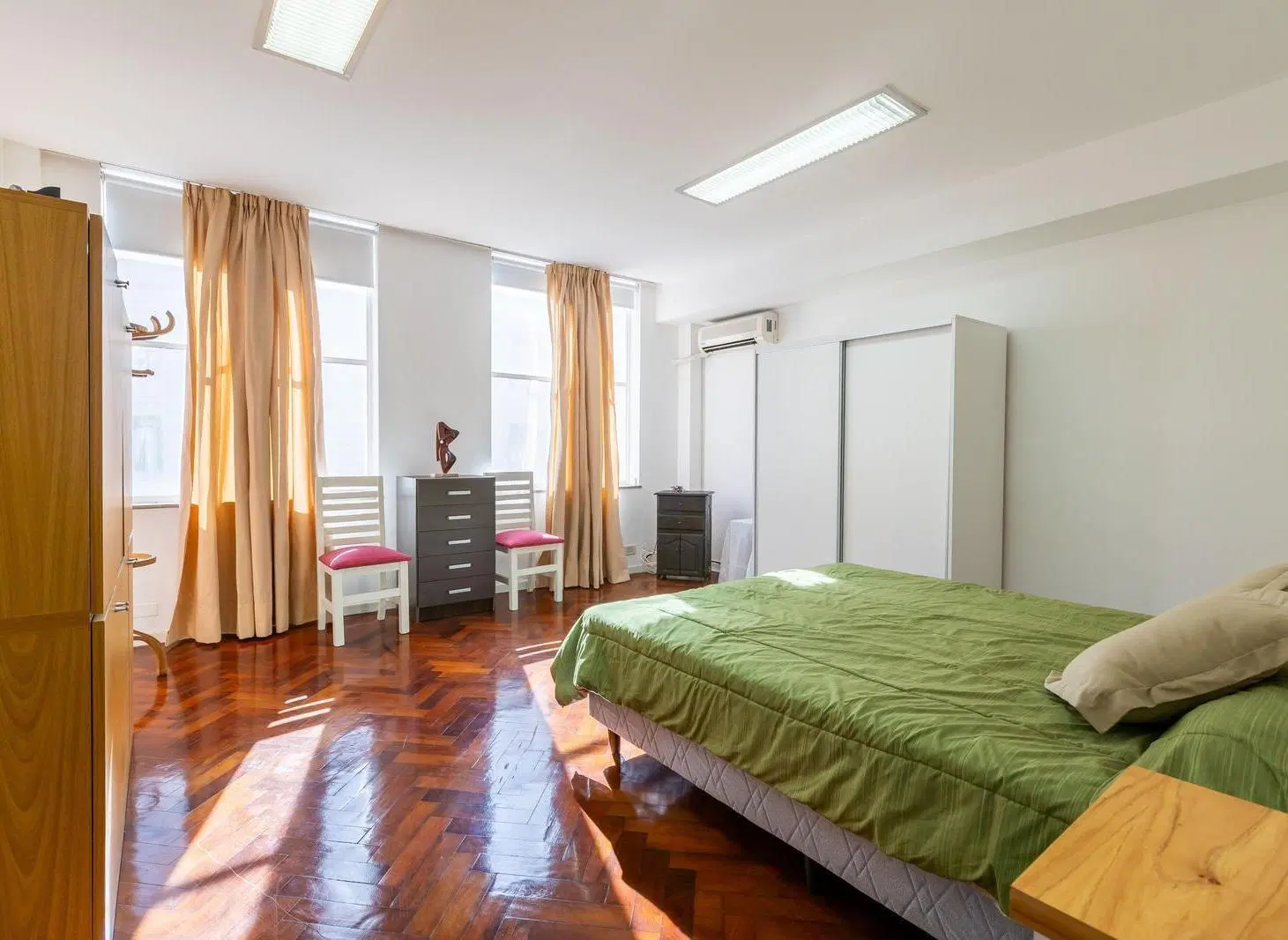 Oportunidad en microcentro Oficina con vivienda. 4