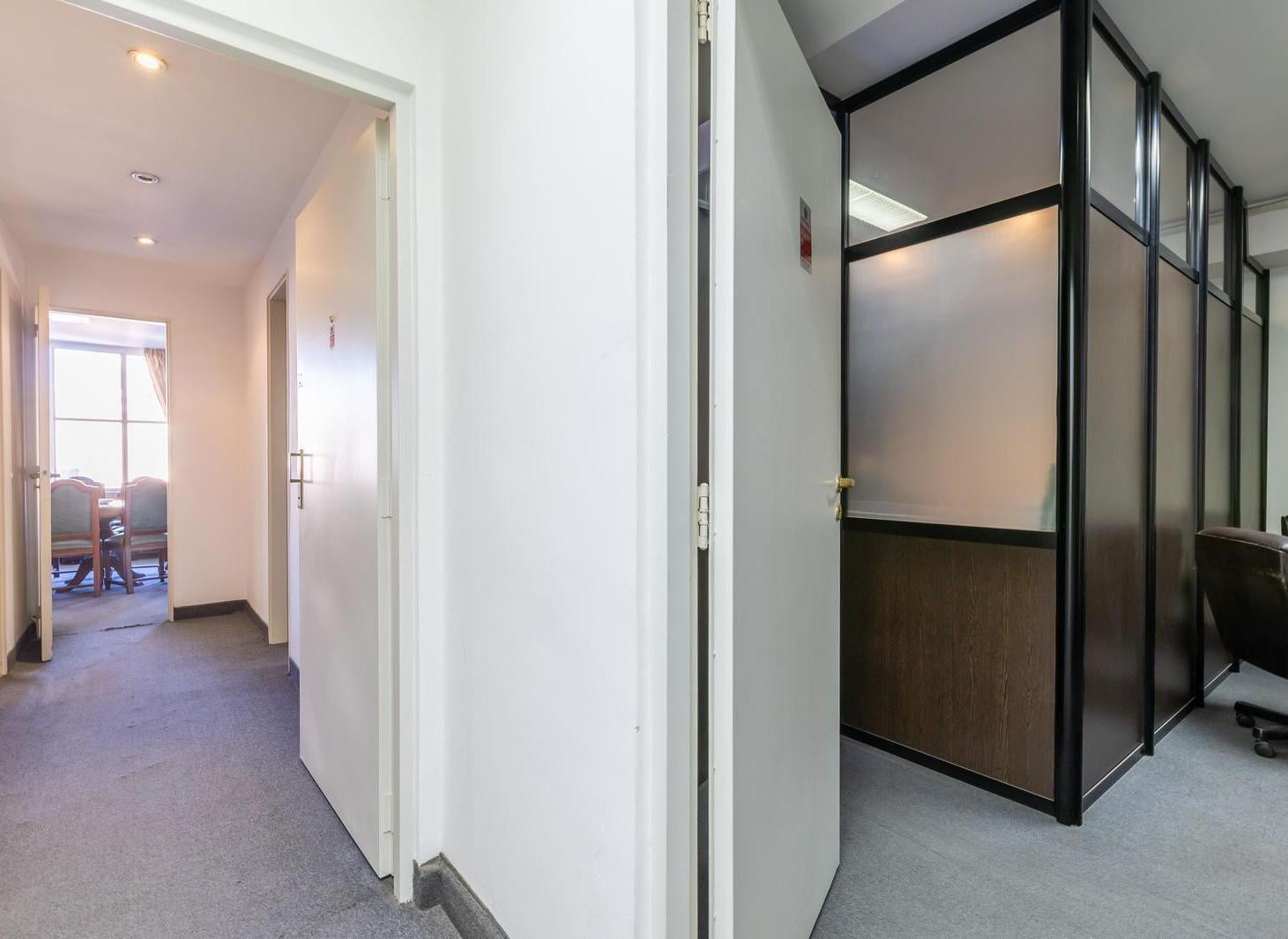 Oportunidad en microcentro Oficina con vivienda.
