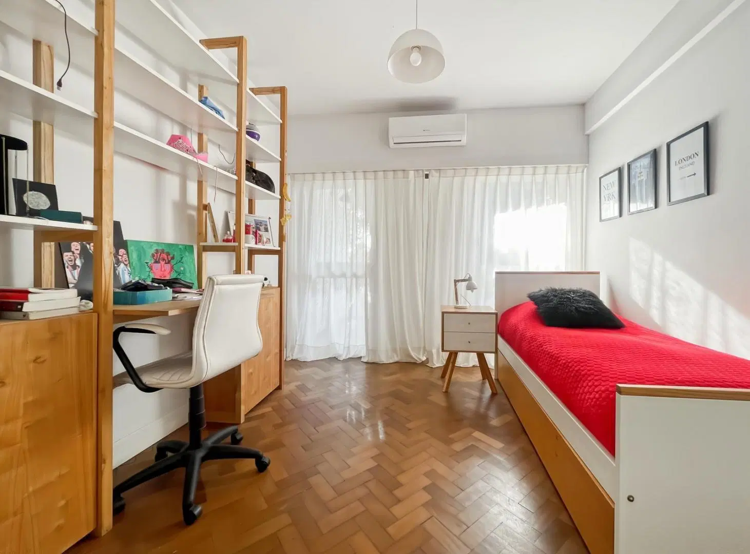 Departamento de 4 ambientes c/cochera  en  Av del Libertador y Pirovano totalmente reciclado 3