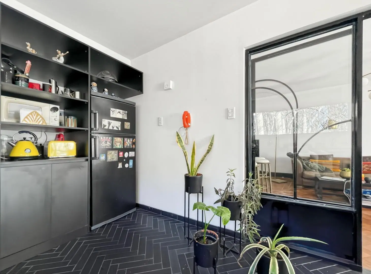 Departamento de 4 ambientes c/cochera  en  Av del Libertador y Pirovano totalmente reciclado 2