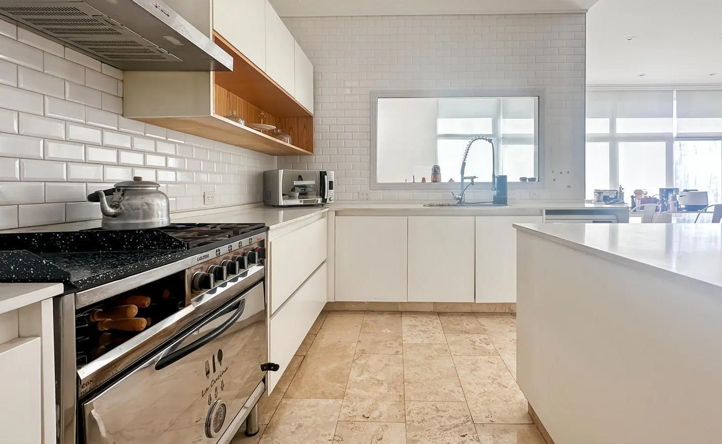 Residencia de Categoría en San Isidro | Jardín, Piscina y Gran Terraza Panorámica 5