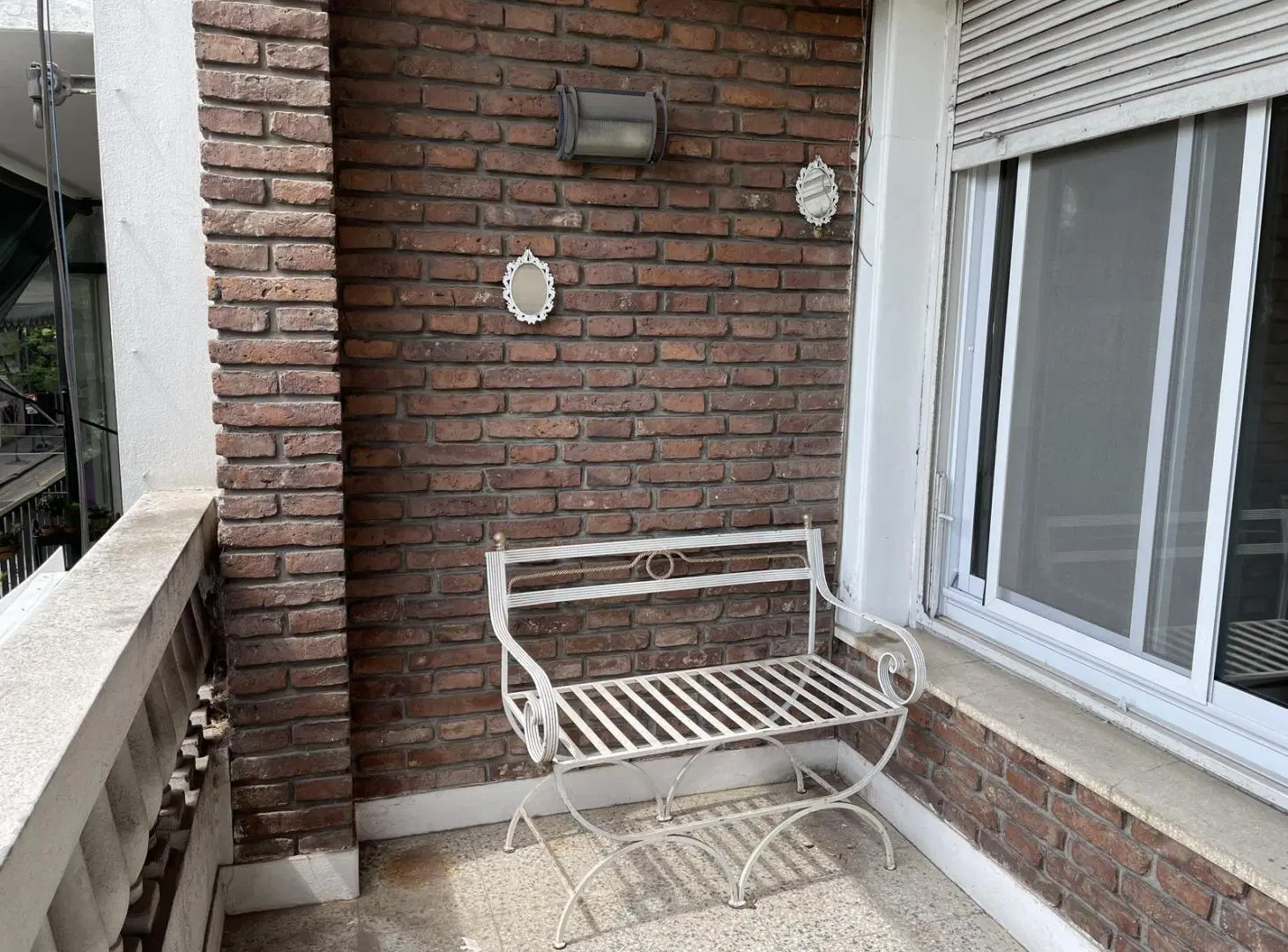 Departamento en alquiler 2 dorm. y escritorio o 3er dorm., con dependencia. 4