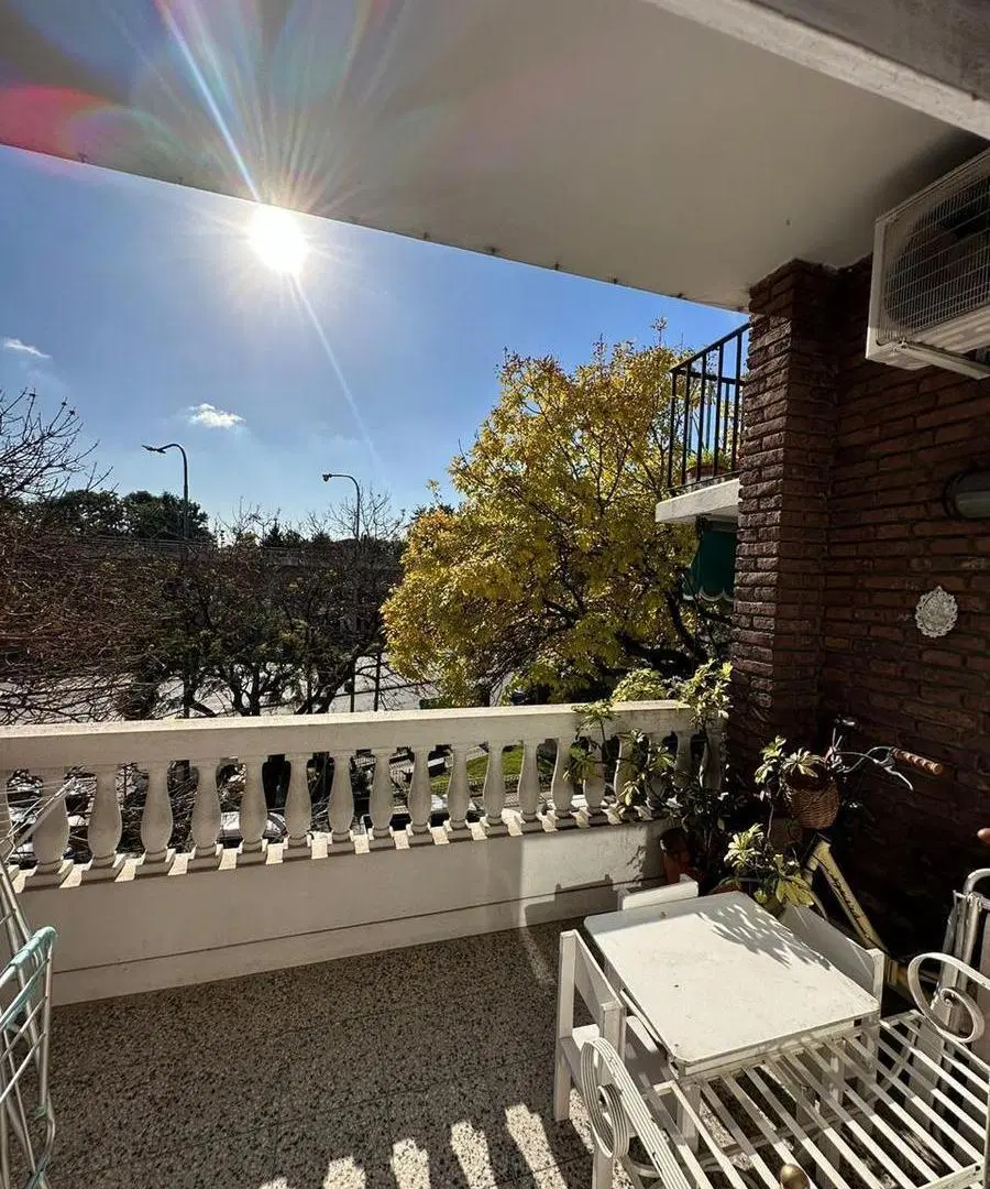 Departamento en alquiler 2 dorm. y escritorio o 3er dorm., con dependencia. 1