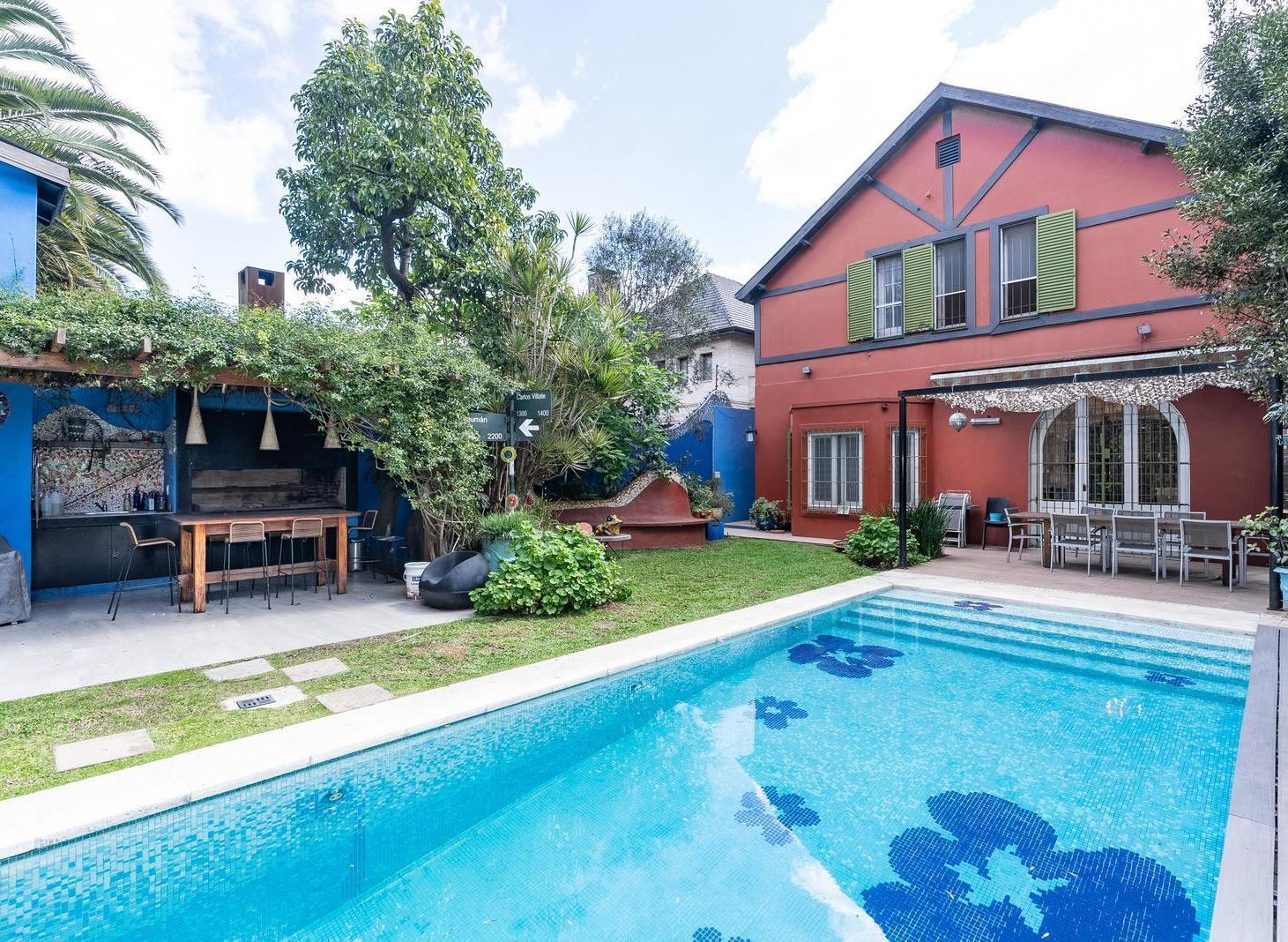 Foto de Casa Estilo Inglés en Olivos Gran Jardín con Pileta Excelente Estado, imagen 4