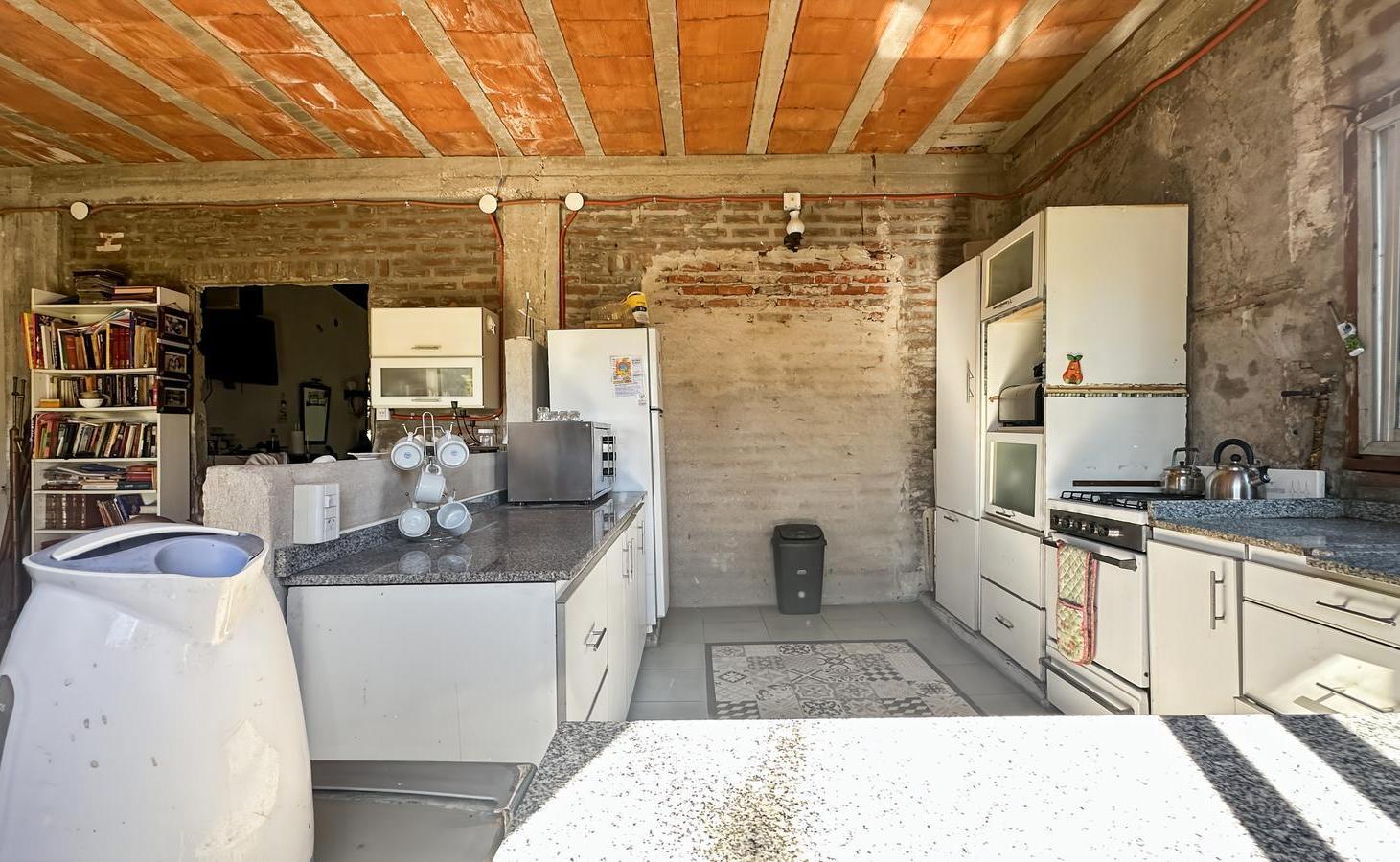 Foto de CASA ENTRE PINOS A 500 M DEL MAR | 3 DORM. | LOTE 1.000 M², imagen 5