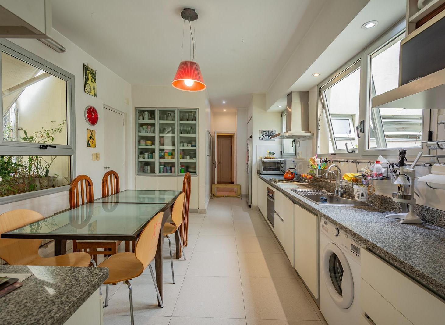 Foto de Departamento en venta 4 ambientes dos cocheras y baulera - Belgrano, imagen 4