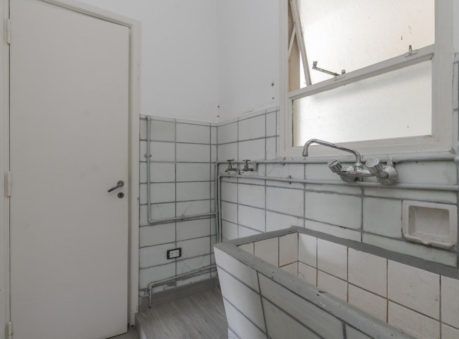 Foto de Departamento en recoleta de tres ambientes con dependencias, imagen 3
