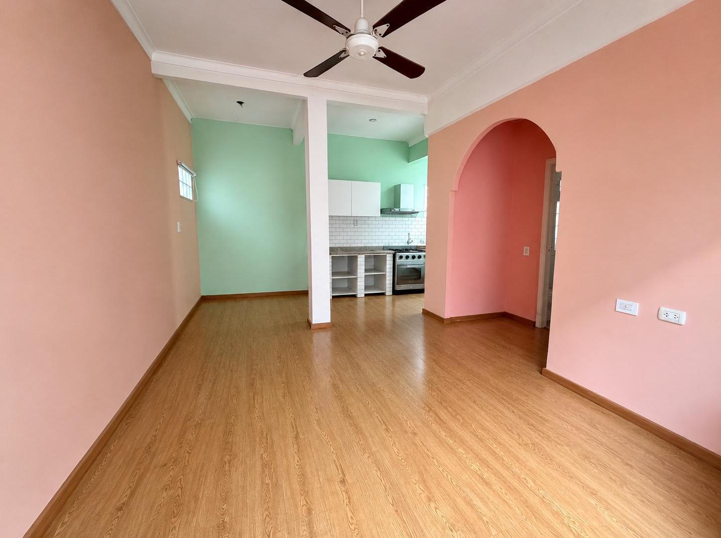 Foto de PH en venta 3 ambientes con terraza en Belgrano R, imagen 2