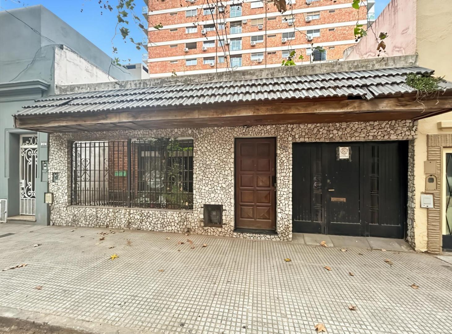 Casa sobre Lote Propio en Caballito Norte | Cochera, Terraza y Gran Potencial
