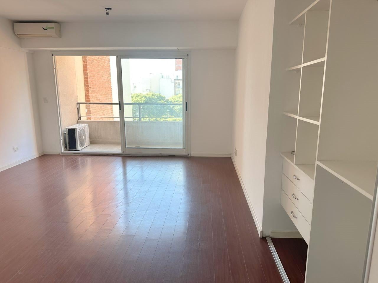 Foto de Departamento con Cochera, Baulera, Parrilla y Pileta en Villa Urquiza, imagen 2