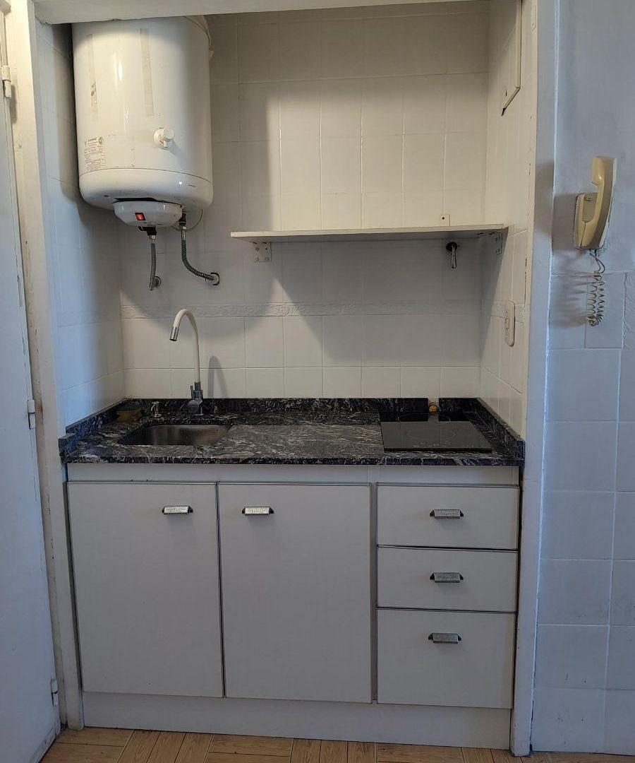 Foto de LOCACIÓN ($500.000) Dpto. 01 ambiente dividido J.B. ALBERDI 234, imagen 1
