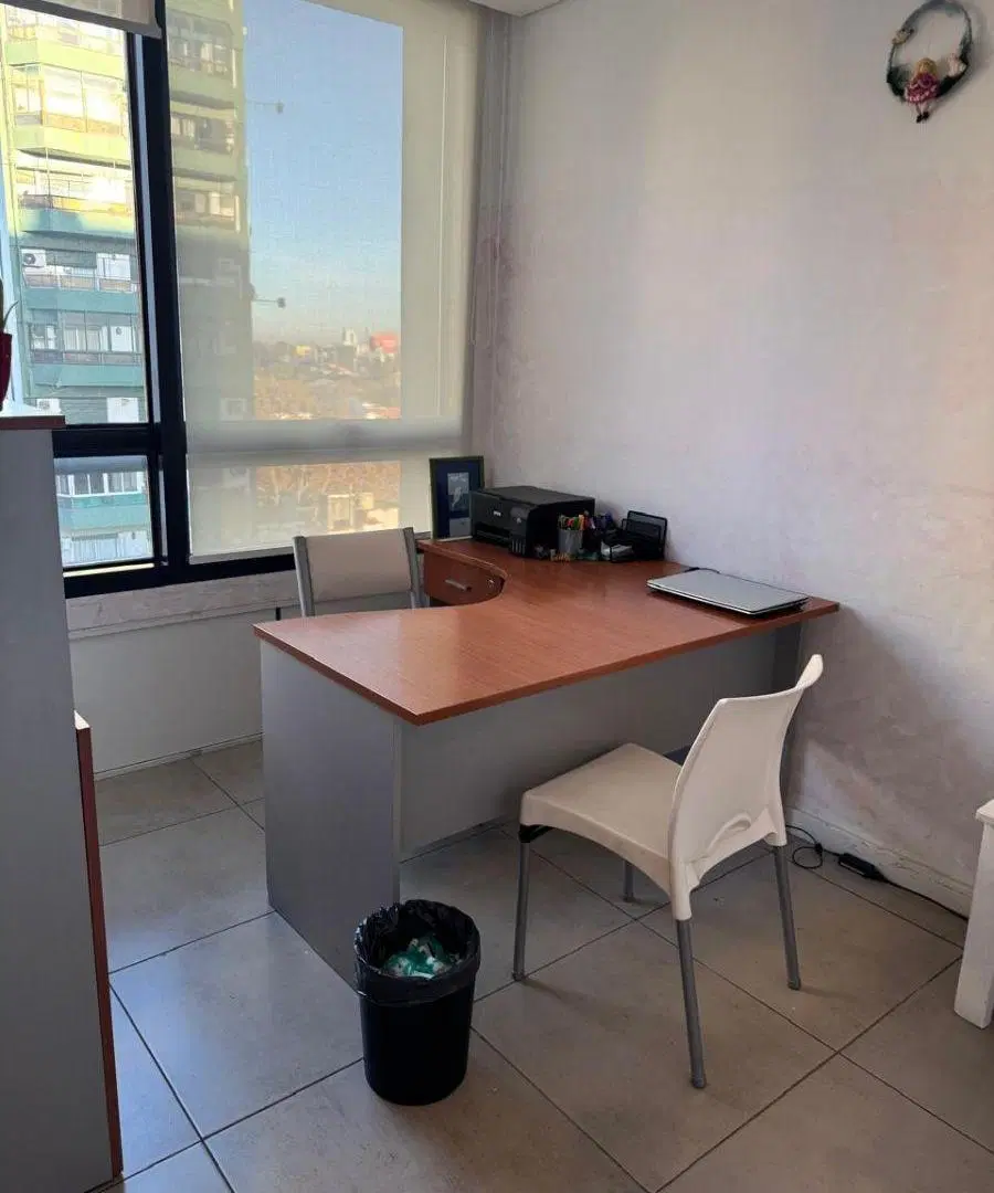 Oficina o consultorio en edificio corporativo, 4 ambientes 1