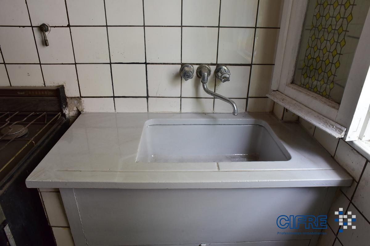 Oportunidad! PH de 2 Ambientes con Terraza, Al Frente, Primer Piso por Escalera. 2