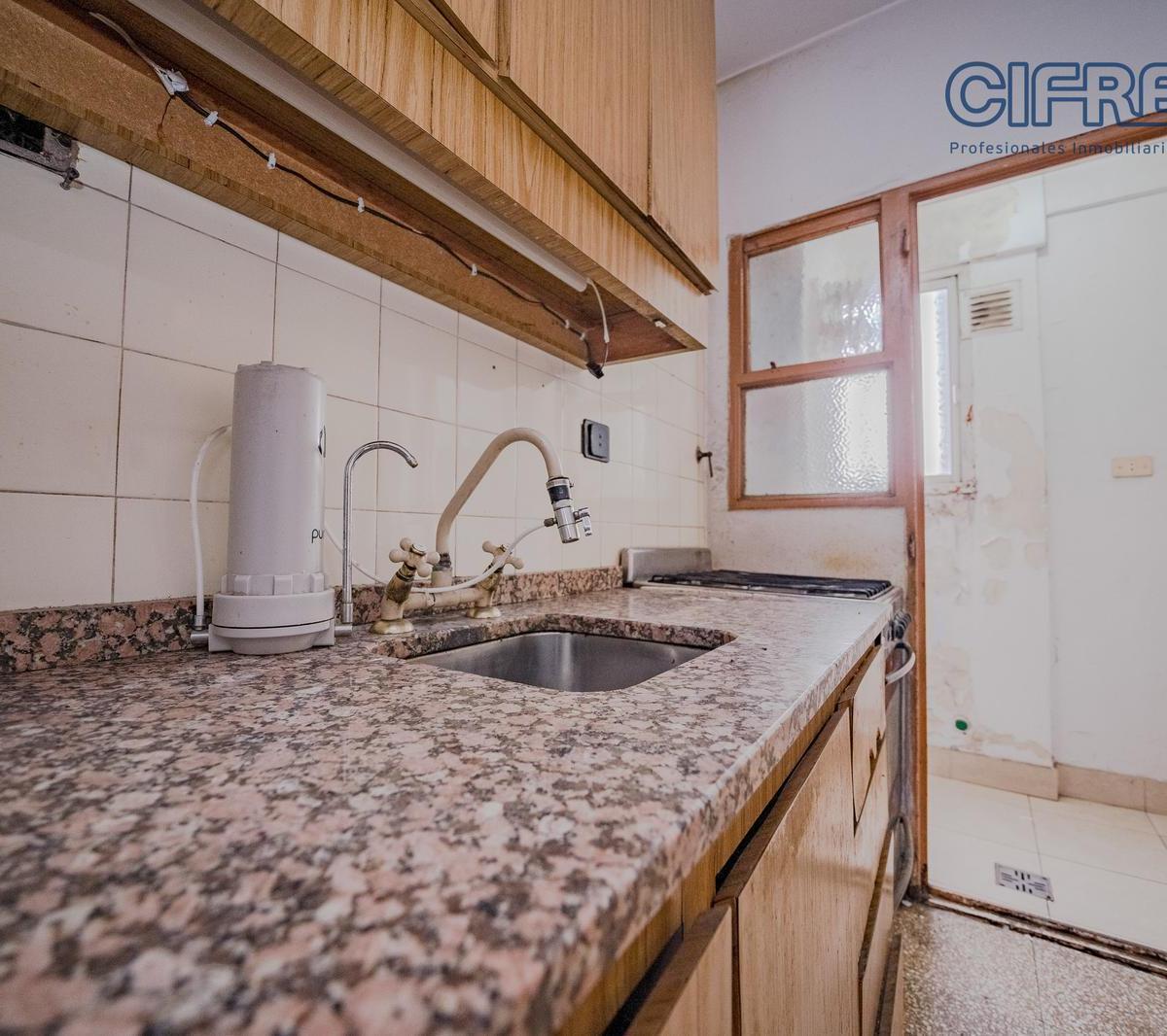 Departamento de 2 Ambientes con Cocina Separada y Cochera Cubierta en Villa Gral. Mitre 4